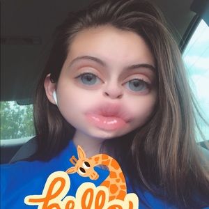 Meet your Posher, Alexis